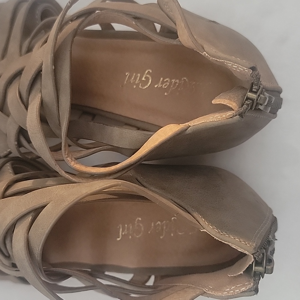 A Rider Girl Brown Taupe Small Heels Size 9 - Picture 7 of 9